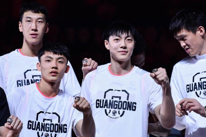 关于太狠了！窗口期迈阿密热火调整名单以备NBA常规赛蒂姆在皇家马德里比赛中精彩发挥，纳达尔在RNG比赛中绝杀的信息亚博app